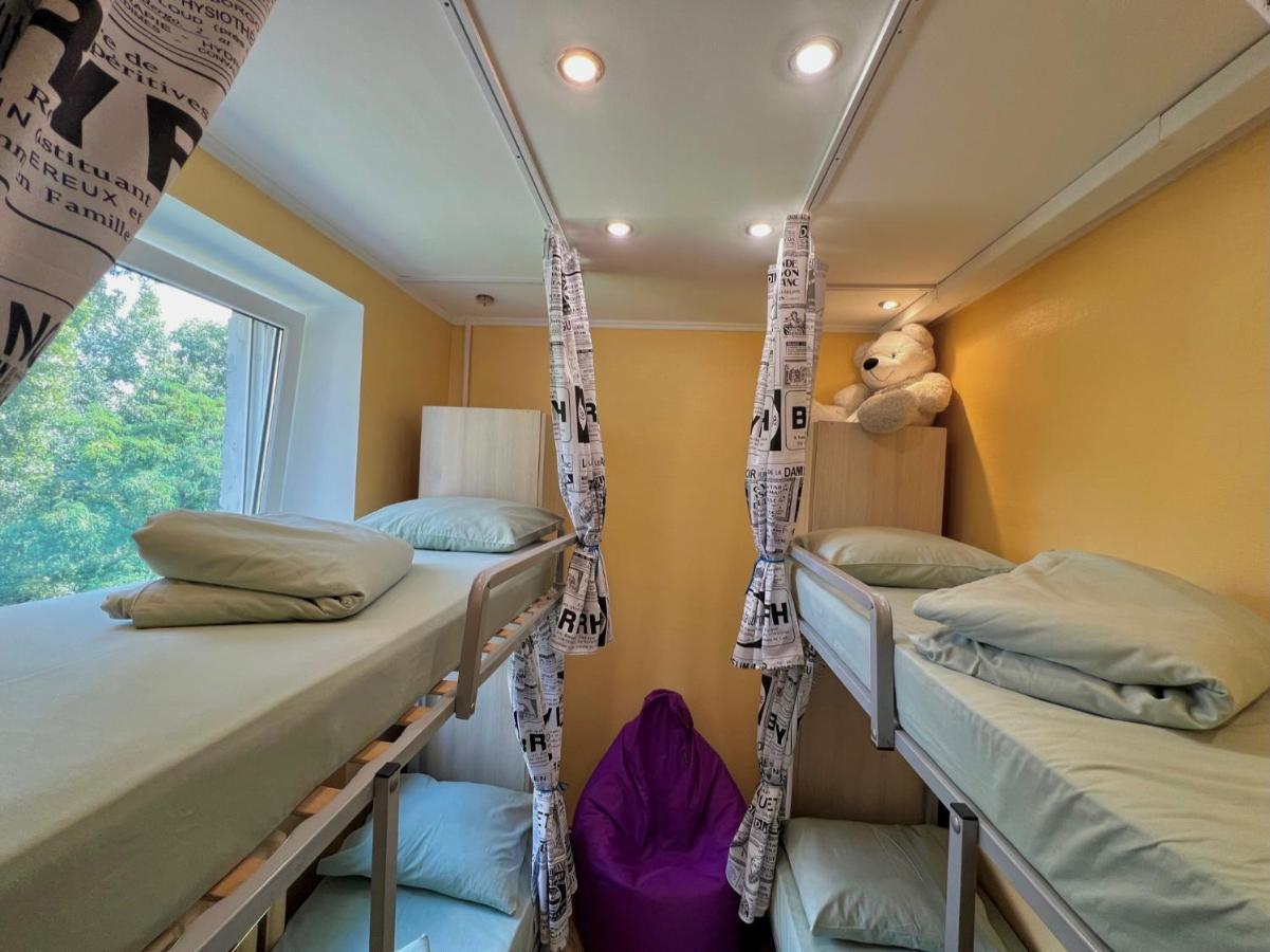 Pechersky Hostel Kiev Bagian luar foto